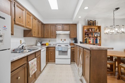 Photo 15 at 102 - 2255 W 8th Avenue, Kitsilano, Vancouver West