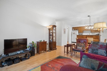 Photo 4 at 102 - 2255 W 8th Avenue, Kitsilano, Vancouver West