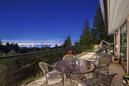 Photo 2 at 1375 Burnside Road, Chartwell, West Vancouver