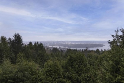 Photo 3 at 1375 Burnside Road, Chartwell, West Vancouver