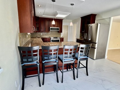 Photo 6 at 1544 W 68th Avenue, S.W. Marine, Vancouver West
