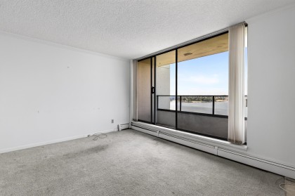 Photo 4 at 1402 - 1995 Beach Avenue, West End VW, Vancouver West