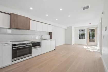 Photo 11 at 153 - 408 W 45th Avenue, Oakridge VW, Vancouver West