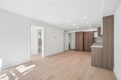 Photo 4 at 153 - 408 W 45th Avenue, Oakridge VW, Vancouver West