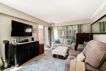 Photo 2 at 102 - 2190 W 8th Avenue, Kitsilano, Vancouver West