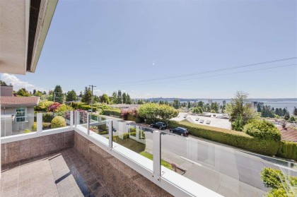 Photo 18 at 2273 Mathers Avenue, Dundarave, West Vancouver