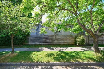 Photo 2 at 3305 W 6th Avenue, Kitsilano, Vancouver West