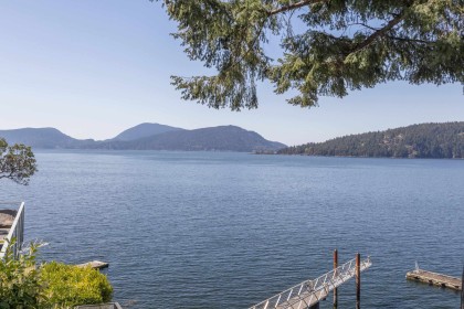 Photo 1 at 4 Strachan Point Road, Howe Sound, West Vancouver