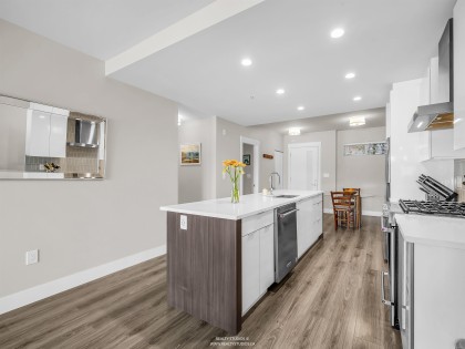 Photo 9 at 401 - 1496 Charlotte Road, Lynnmour, North Vancouver