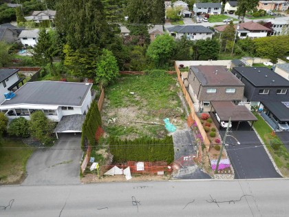 Photo 1 at 946 Montroyal Boulevard, Canyon Heights NV, North Vancouver