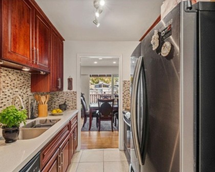 Photo 5 at 608 - 555 W 28th Street, Upper Lonsdale, North Vancouver
