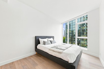 Photo 11 at 802 - 1409 W Pender Street, Coal Harbour, Vancouver West