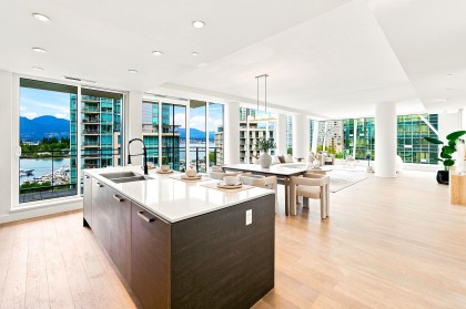 Photo 19 at 802 - 1409 W Pender Street, Coal Harbour, Vancouver West