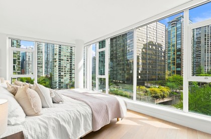 Photo 8 at 802 - 1409 W Pender Street, Coal Harbour, Vancouver West