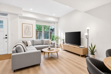 Photo 2 at 6 - 237 Ridgeway Avenue, Lower Lonsdale, North Vancouver