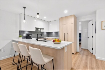 Photo 3 at 6 - 237 Ridgeway Avenue, Lower Lonsdale, North Vancouver