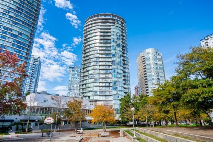 Photo 2 at 806 - 58 Keefer Place, Downtown VW, Vancouver West