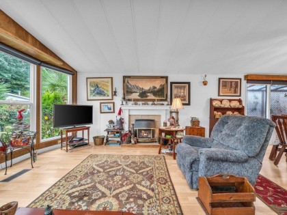 Photo 9 at 515 Tyee Court, Park Royal, West Vancouver