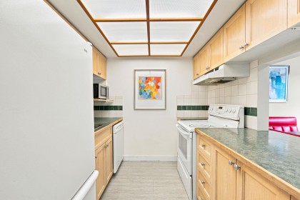 Photo 7 at 104 - 2181 Panorama Drive, Deep Cove, North Vancouver