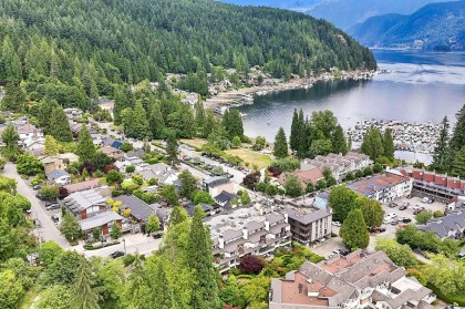 Photo 36 at 104 - 2181 Panorama Drive, Deep Cove, North Vancouver
