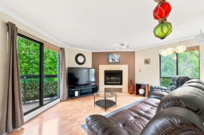 Photo 1 at 104 - 2181 Panorama Drive, Deep Cove, North Vancouver