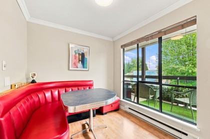 Photo 10 at 104 - 2181 Panorama Drive, Deep Cove, North Vancouver