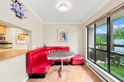 Photo 11 at 104 - 2181 Panorama Drive, Deep Cove, North Vancouver