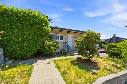 Photo 7 at 338-342 St. Georges Avenue, Lower Lonsdale, North Vancouver