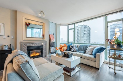 Photo 4 at 903 - 140 E 14th Street, Central Lonsdale, North Vancouver