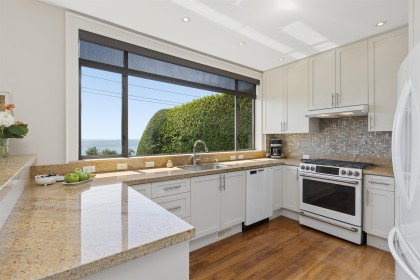 Photo 7 at 2621 Bellevue Avenue, Dundarave, West Vancouver