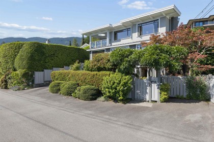 Photo 3 at 2621 Bellevue Avenue, Dundarave, West Vancouver