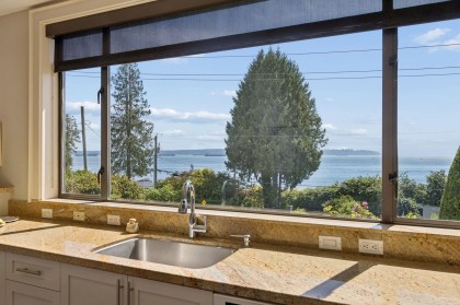 Photo 9 at 2621 Bellevue Avenue, Dundarave, West Vancouver