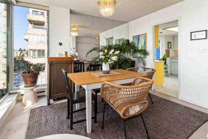Photo 6 at 802 - 1455 Duchess Avenue, Ambleside, West Vancouver