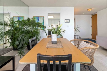 Photo 7 at 802 - 1455 Duchess Avenue, Ambleside, West Vancouver
