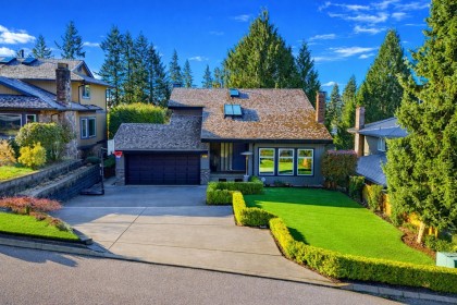 Photo 2 at 2023 Hill Drive, Blueridge NV, North Vancouver