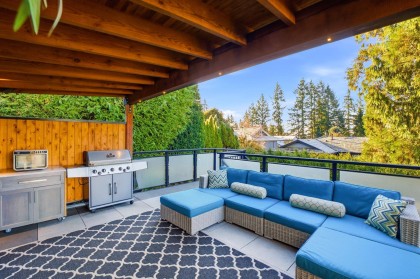 Photo 15 at 2023 Hill Drive, Blueridge NV, North Vancouver