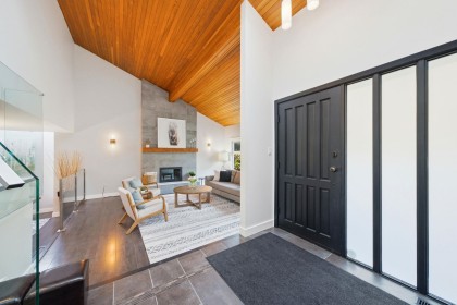Photo 4 at 2023 Hill Drive, Blueridge NV, North Vancouver