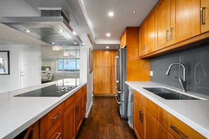 Photo 11 at 602 - 2090 Argyle Avenue, Dundarave, West Vancouver
