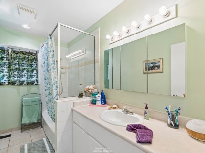 Photo 17 at 1525 Avonlynn Crescent, Westlynn, North Vancouver