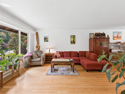 Photo 3 at 1525 Avonlynn Crescent, Westlynn, North Vancouver