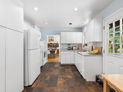 Photo 8 at 1525 Avonlynn Crescent, Westlynn, North Vancouver