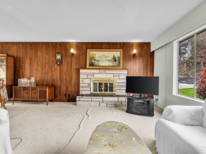 Photo 3 at 2553 Bendale Road, Blueridge NV, North Vancouver