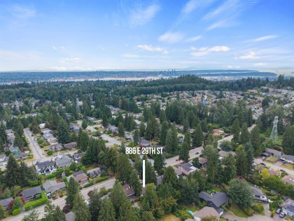 Photo 1 at 886 E 29th Street, Lynn Valley, North Vancouver