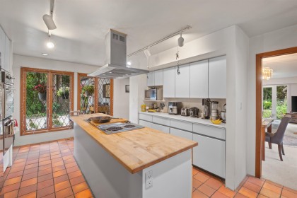 Photo 11 at 886 E 29th Street, Lynn Valley, North Vancouver