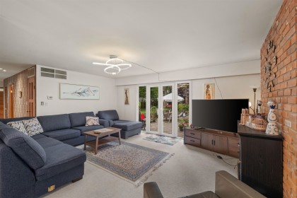 Photo 4 at 886 E 29th Street, Lynn Valley, North Vancouver