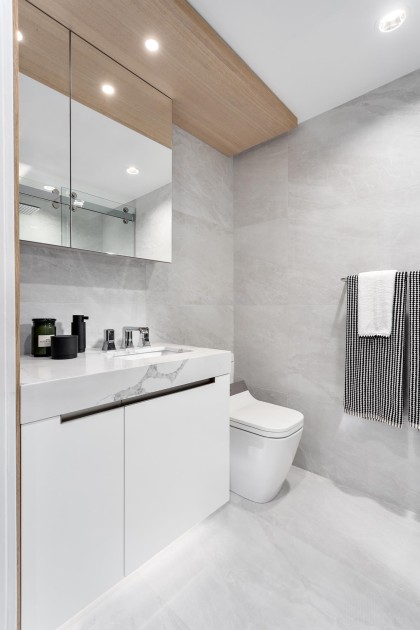 Photo 8 at 402 - 2323 Fir Street, Fairview VW, Vancouver West