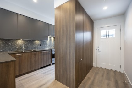 Photo 4 at 102 - 2322 Emery Court, Lynn Valley, North Vancouver