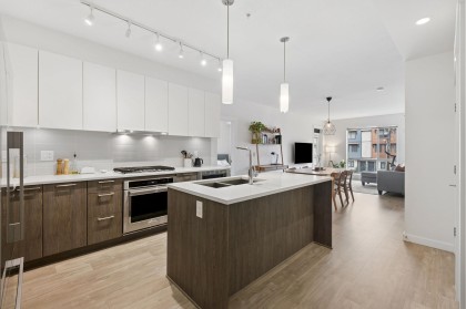 Photo 2 at 211 - 625 E 3rd Street, Lower Lonsdale, North Vancouver