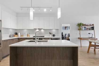 Photo 3 at 211 - 625 E 3rd Street, Lower Lonsdale, North Vancouver