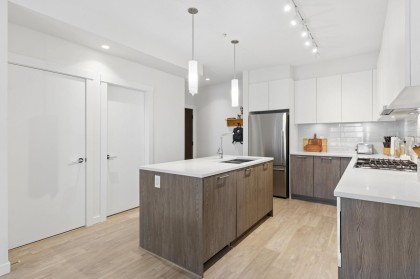 Photo 9 at 211 - 625 E 3rd Street, Lower Lonsdale, North Vancouver